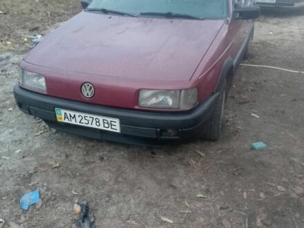 Красный Фольксваген Пассат, объемом двигателя 1.8 л и пробегом 530 тыс. км за 1500 $, фото 1 на Automoto.ua