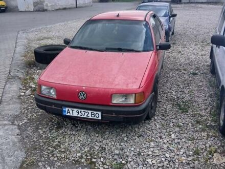 Фольксваген Пассат 1990 в Ивано-Франковске на Automoto.ua Красный Фольксваген Пассат, объемом двигателя 1.8 л и пробегом 100 тыс. км за 1099 $, фото 1 на Automoto.ua