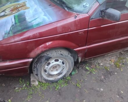 Красный Фольксваген Пассат, объемом двигателя 1.8 л и пробегом 313 тыс. км за 593 $, фото 1 на Automoto.ua