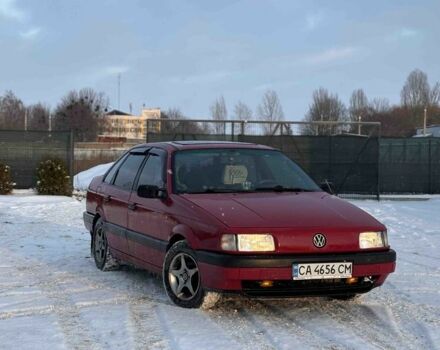 Красный Фольксваген Пассат, объемом двигателя 1.8 л и пробегом 250 тыс. км за 1650 $, фото 1 на Automoto.ua