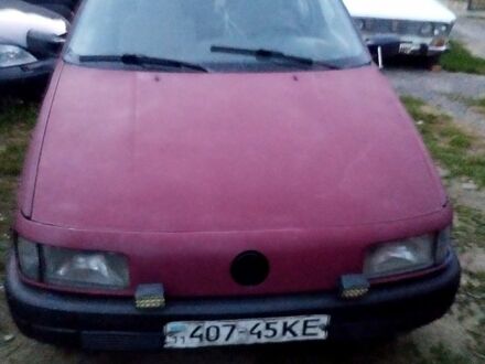 Фольксваген Пассат 1990 в Каневе на Automoto.ua Красный Фольксваген Пассат, объемом двигателя 1.8 л и пробегом 100 тыс. км за 770 $, фото 1 на Automoto.ua
