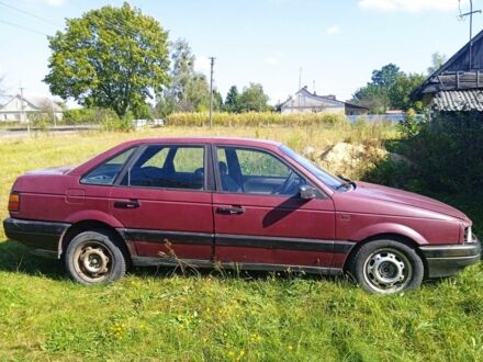 Красный Фольксваген Пассат, объемом двигателя 0 л и пробегом 345 тыс. км за 590 $, фото 1 на Automoto.ua