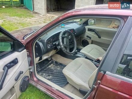 Красный Фольксваген Пассат, объемом двигателя 2 л и пробегом 115 тыс. км за 2600 $, фото 1 на Automoto.ua