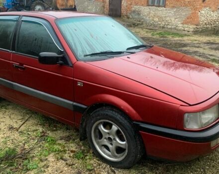 Красный Фольксваген Пассат, объемом двигателя 1.9 л и пробегом 300 тыс. км за 1850 $, фото 1 на Automoto.ua