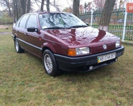 Красный Фольксваген Пассат, объемом двигателя 1.8 л и пробегом 526 тыс. км за 1450 $, фото 1 на Automoto.ua