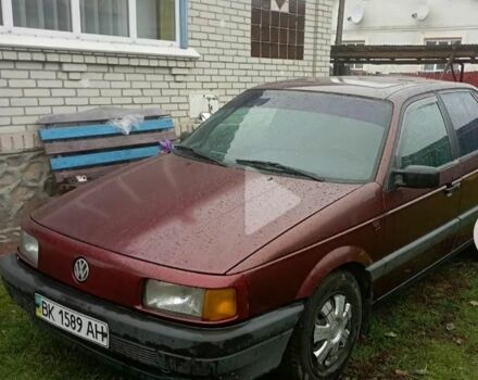 Красный Фольксваген Пассат, объемом двигателя 1.8 л и пробегом 384 тыс. км за 1300 $, фото 1 на Automoto.ua