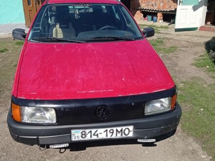 Фольксваген Пассат 1992 в Новоселица на Automoto.ua Красный Фольксваген Пассат, объемом двигателя 0 л и пробегом 2 тыс. км за 2052 $, фото 1 на Automoto.ua