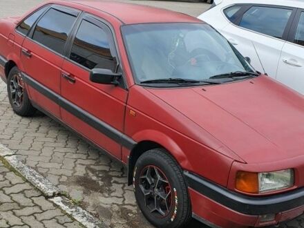 Фольксваген Пассат 1992 у Луцьку на Automoto.ua Червоний Фольксваген Пассат, об'ємом двигуна 1.8 л та пробігом 413 тис. км за 2882 $, фото 1 на Automoto.ua
