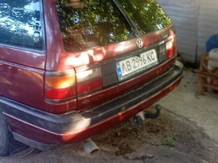 Фольксваген Пассат 1992 в Немирове на Automoto.ua Красный Фольксваген Пассат, объемом двигателя 1.8 л и пробегом 360 тыс. км за 1950 $, фото 1 на Automoto.ua