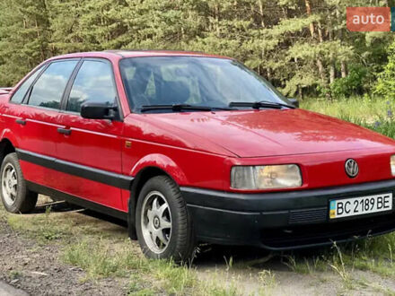 Красный Фольксваген Пассат, объемом двигателя 1.8 л и пробегом 420 тыс. км за 2500 $, фото 1 на Automoto.ua