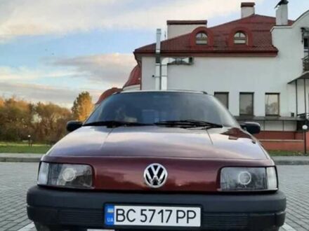 Красный Фольксваген Пассат, объемом двигателя 1.8 л и пробегом 380 тыс. км за 2600 $, фото 1 на Automoto.ua