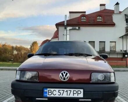 Красный Фольксваген Пассат, объемом двигателя 1.8 л и пробегом 380 тыс. км за 2600 $, фото 1 на Automoto.ua