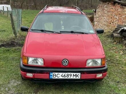 Красный Фольксваген Пассат, объемом двигателя 1.9 л и пробегом 420 тыс. км за 1200 $, фото 1 на Automoto.ua