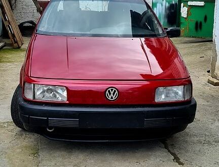 Червоний Фольксваген Пассат, об'ємом двигуна 1.8 л та пробігом 240 тис. км за 2200 $, фото 1 на Automoto.ua