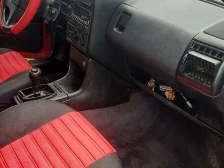 Фольксваген Пассат 1993 в Львове на Automoto.ua Красный Фольксваген Пассат, объемом двигателя 0 л и пробегом 358 тыс. км за 1200 $, фото 1 на Automoto.ua