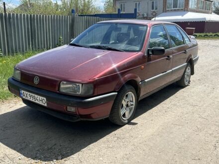 Фольксваген Пассат 1993 у Чугуеве на Automoto.ua Червоний Фольксваген Пассат, об'ємом двигуна 2 л та пробігом 320 тис. км за 1350 $, фото 1 на Automoto.ua