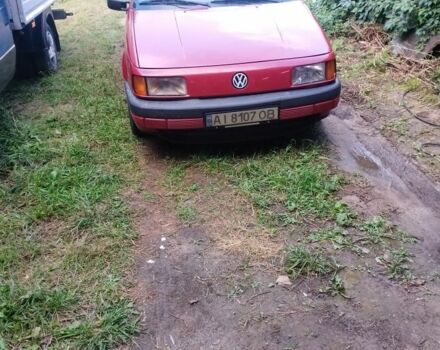 Красный Фольксваген Пассат, объемом двигателя 1.8 л и пробегом 565 тыс. км за 1269 $, фото 1 на Automoto.ua