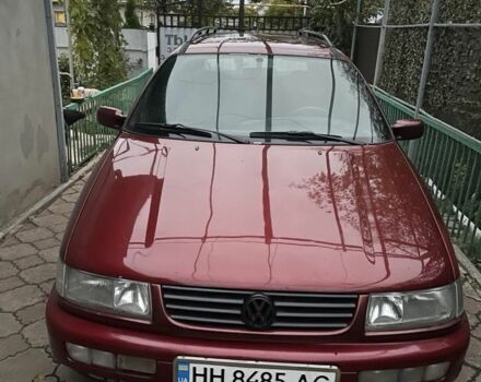 Красный Фольксваген Пассат, объемом двигателя 2 л и пробегом 10 тыс. км за 2500 $, фото 1 на Automoto.ua