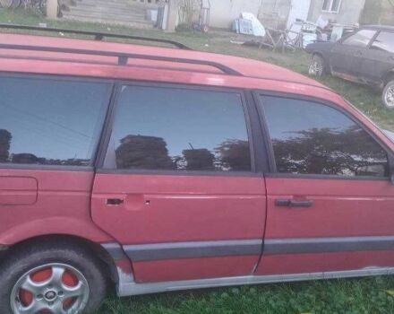 Червоний Фольксваген Пассат, об'ємом двигуна 1.6 л та пробігом 300 тис. км за 650 $, фото 1 на Automoto.ua