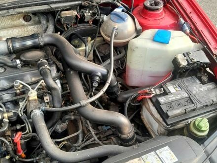 Фольксваген Пассат 1996 в Закарпатье на Automoto.ua Красный Фольксваген Пассат, объемом двигателя 1.9 л и пробегом 310 тыс. км за 2400 $, фото 1 на Automoto.ua