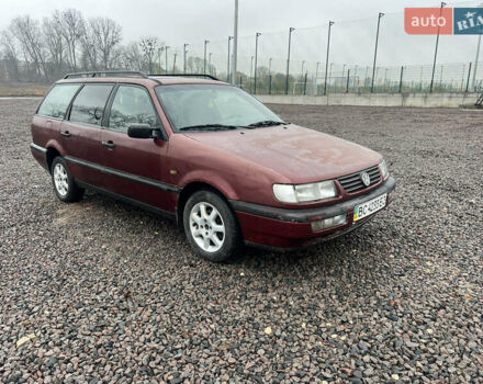 Красный Фольксваген Пассат, объемом двигателя 1.9 л и пробегом 499 тыс. км за 1350 $, фото 1 на Automoto.ua