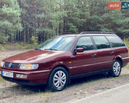 Червоний Фольксваген Пассат, об'ємом двигуна 1.6 л та пробігом 340 тис. км за 3450 $, фото 1 на Automoto.ua