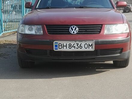 Красный Фольксваген Пассат, объемом двигателя 1.8 л и пробегом 450 тыс. км за 3400 $, фото 1 на Automoto.ua