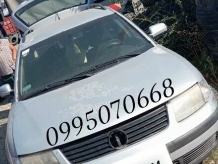 Червоний Фольксваген Пассат, об'ємом двигуна 1.8 л та пробігом 400 тис. км за 800 $, фото 1 на Automoto.ua