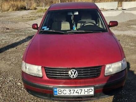 Красный Фольксваген Пассат, объемом двигателя 1.8 л и пробегом 360 тыс. км за 2900 $, фото 1 на Automoto.ua