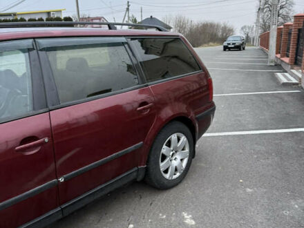 Красный Фольксваген Пассат, объемом двигателя 1.9 л и пробегом 300 тыс. км за 2849 $, фото 1 на Automoto.ua