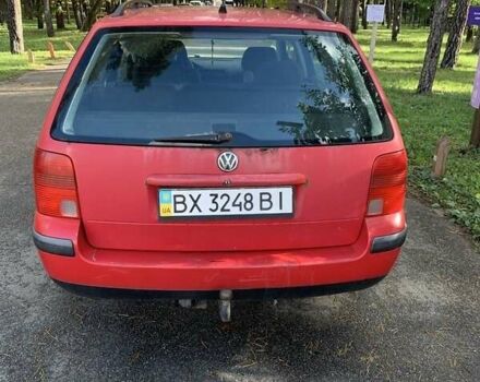 Красный Фольксваген Пассат, объемом двигателя 1.8 л и пробегом 277 тыс. км за 3300 $, фото 1 на Automoto.ua