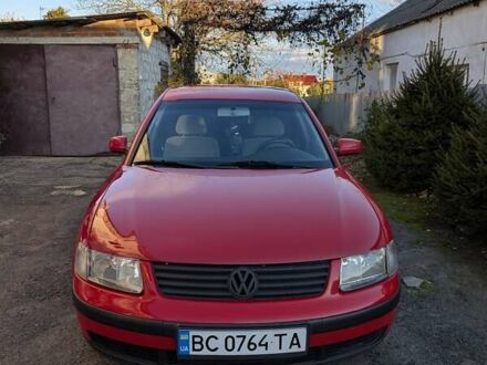 Красный Фольксваген Пассат, объемом двигателя 1.6 л и пробегом 231 тыс. км за 4200 $, фото 1 на Automoto.ua