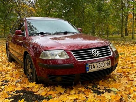 Красный Фольксваген Пассат, объемом двигателя 1.8 л и пробегом 350 тыс. км за 3900 $, фото 1 на Automoto.ua