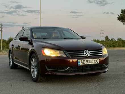 Красный Фольксваген Пассат, объемом двигателя 2.5 л и пробегом 225 тыс. км за 9300 $, фото 1 на Automoto.ua