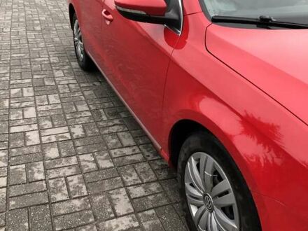 Красный Фольксваген Пассат, объемом двигателя 1.6 л и пробегом 211 тыс. км за 10500 $, фото 1 на Automoto.ua