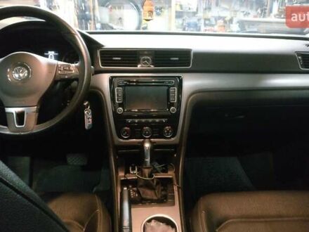 Червоний Фольксваген Пассат, об'ємом двигуна 2 л та пробігом 252 тис. км за 9500 $, фото 1 на Automoto.ua