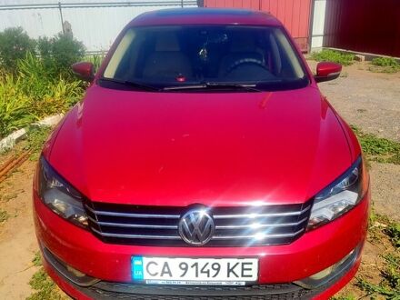Красный Фольксваген Пассат, объемом двигателя 1.8 л и пробегом 210 тыс. км за 10000 $, фото 1 на Automoto.ua