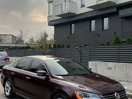 Красный Фольксваген Пассат, объемом двигателя 1.8 л и пробегом 191 тыс. км за 12400 $, фото 1 на Automoto.ua