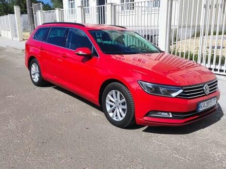 Красный Фольксваген Пассат, объемом двигателя 2 л и пробегом 270 тыс. км за 14200 $, фото 1 на Automoto.ua