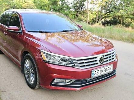 Фольксваген Пассат 2016 в Кривом Роге на Automoto.ua Красный Фольксваген Пассат, объемом двигателя 1.8 л и пробегом 143 тыс. км за 15000 $, фото 1 на Automoto.ua