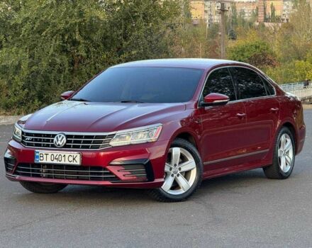 Фольксваген Пассат 2016 в Киеве на Automoto.ua Красный Фольксваген Пассат, объемом двигателя 1.8 л и пробегом 110 тыс. км за 12000 $, фото 1 на Automoto.ua