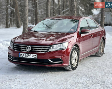 Красный Фольксваген Пассат, объемом двигателя 1.8 л и пробегом 200 тыс. км за 13000 $, фото 1 на Automoto.ua