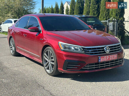 Червоний Фольксваген Пассат, об'ємом двигуна 1.8 л та пробігом 228 тис. км за 13500 $, фото 1 на Automoto.ua