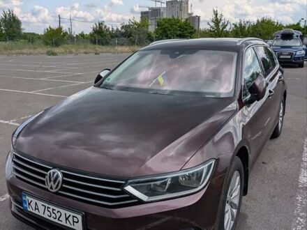 Красный Фольксваген Пассат, объемом двигателя 1.97 л и пробегом 190 тыс. км за 16999 $, фото 1 на Automoto.ua