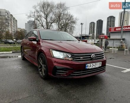 Красный Фольксваген Пассат, объемом двигателя 1.8 л и пробегом 190 тыс. км за 12000 $, фото 1 на Automoto.ua