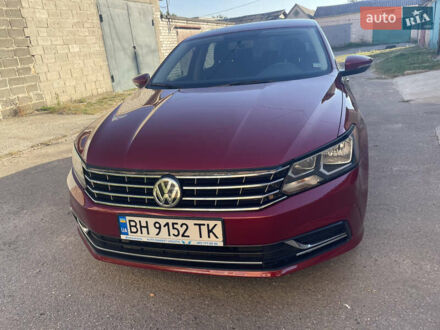 Фольксваген Пассат 2017 в Черкассах на Automoto.ua Красный Фольксваген Пассат, объемом двигателя 1.8 л и пробегом 165 тыс. км за 12700 $, фото 1 на Automoto.ua