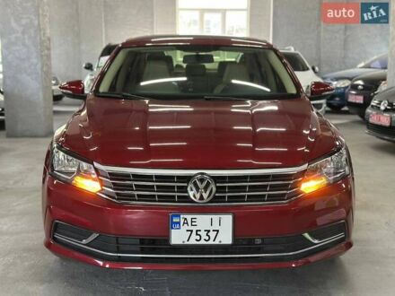 Фольксваген Пассат 2018 в Каменское - Днепродзержинск на Automoto.ua Красный Фольксваген Пассат, объемом двигателя 1.98 л и пробегом 109 тыс. км за 14299 $, фото 1 на Automoto.ua