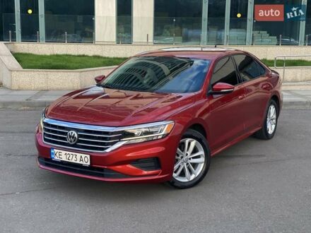 Фольксваген Пассат 2021 в Днепре (Днепропетровске) на Automoto.ua Красный Фольксваген Пассат, объемом двигателя 2 л и пробегом 80 тыс. км за 16700 $, фото 1 на Automoto.ua