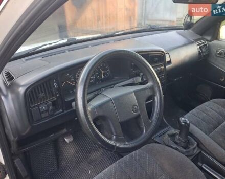 Фольксваген Пассат, объемом двигателя 1.6 л и пробегом 325 тыс. км за 600 $, фото 5 на Automoto.ua