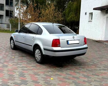Фольксваген Пассат, объемом двигателя 1.8 л и пробегом 321 тыс. км за 3700 $, фото 5 на Automoto.ua